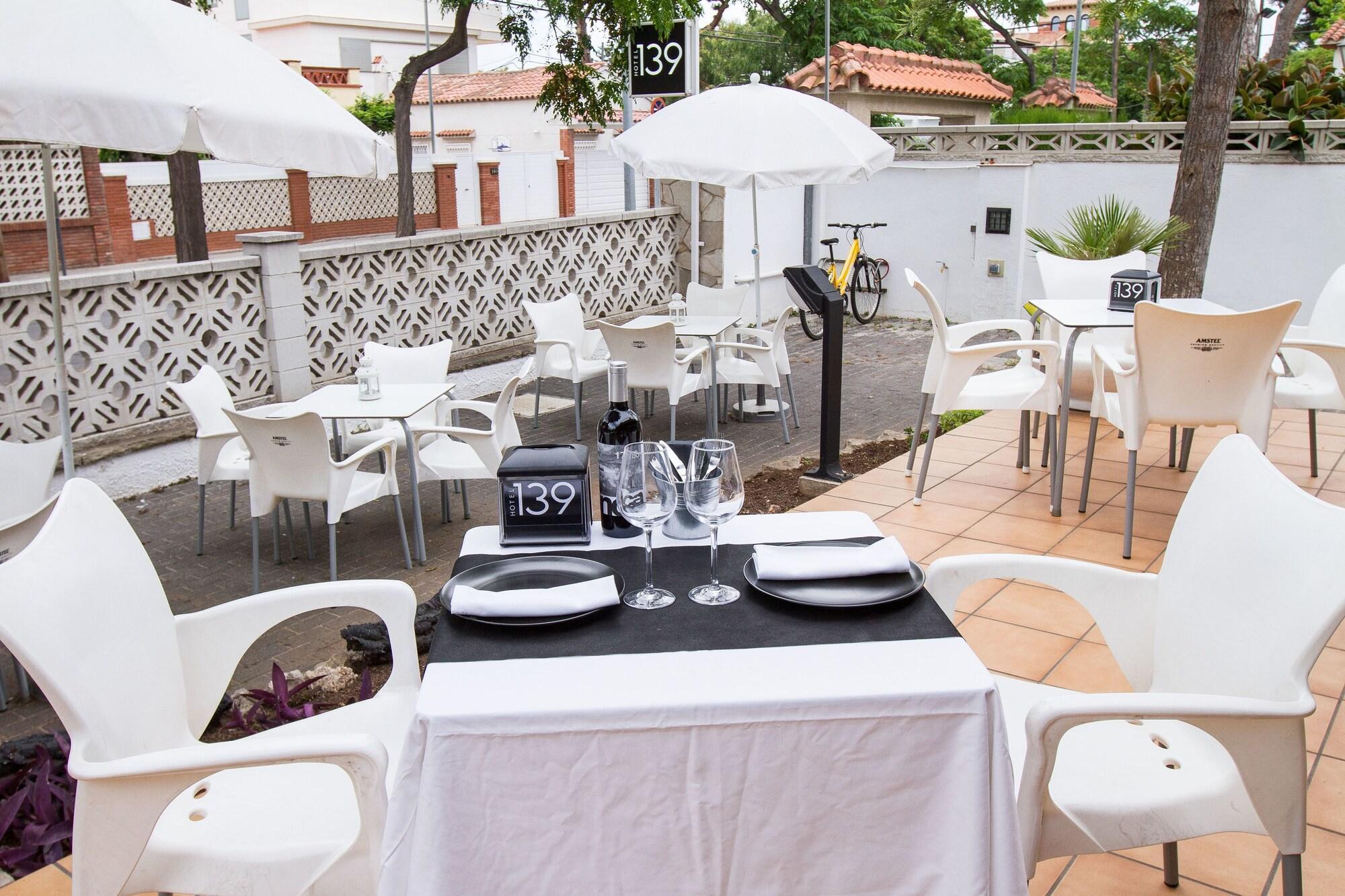 Hotel 139 Castelldefels Exterior foto